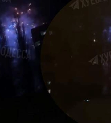 Во время ракетной атаки на Одессу неизвестные устроили салют