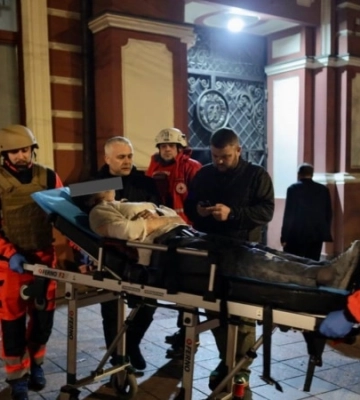 Армія РФ завдала ракетного удару по Одесі: є постраждалі (відео)