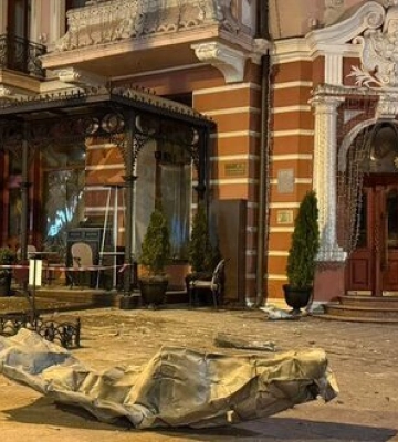 Серед людей, які були в епіцентрі ракетного удару РФ по Одесі, є норвезькі дипломати. ФОТОрепортаж