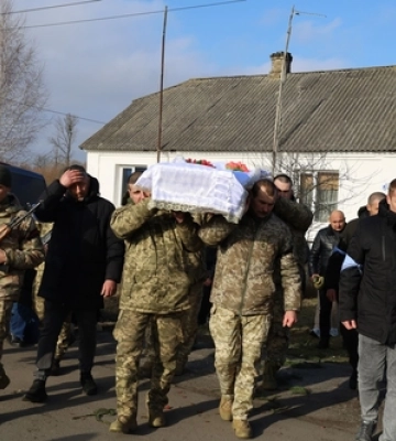 На Волині попрощалися з воїном Русланом Світачем 