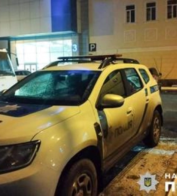 В ТРЦ Київ чоловік зістрибнув з четвертого поверху