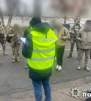 На Київщині викрито злочинну групу, яка активно торгувала зброєю та боєприпасами з фронту