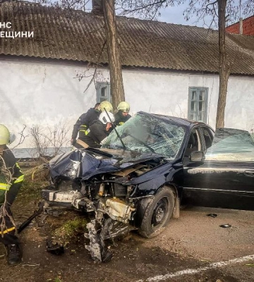 На Одещині рятувальники деблокували жінку з понівеченого автомобіля