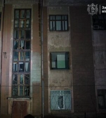 Ворог атакував "Запоріжжя" 18 "Шахедами": пошкоджено об’єкт інфраструктури, будинки та навчальний заклад. ФОТОрепортаж
