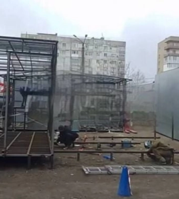 Как разрушенный рынок в Мелитополе превратился в "победу": оккупанты похвастались батискафом 