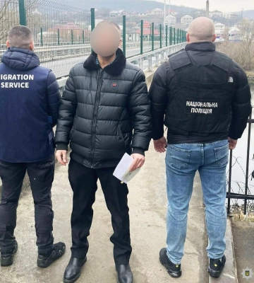 Правоохоронці Рівненщини примусово видворили з України нелегала