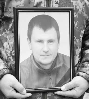 Загинув під час виконання бойового завдання на Донеччині: у Луцьку попрощалися із Героєм Миколою Чусом