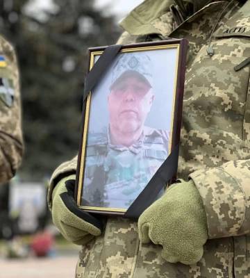 Рівне прощається із загиблим захисником Віталієм Волкошовцем