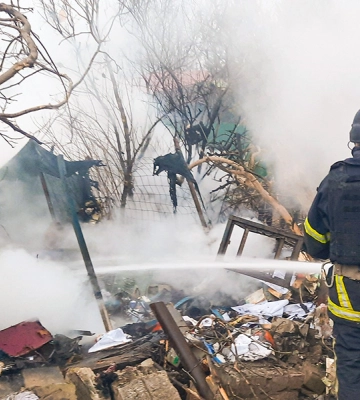 Правоохоронці зафіксували наслідки російських ударів БпЛА по передмістю Харкова