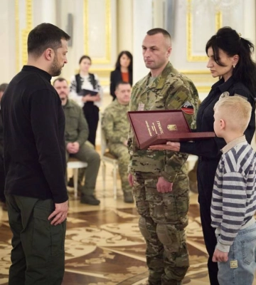 Зеленський нагородив посмертно орденом «Золота Зірка» миколаївського лейтенанта Білоуса