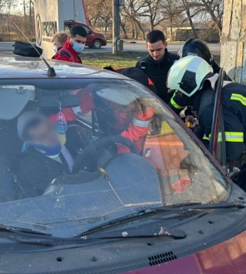У Ямниці рятувальники деблокували водія з понівеченого внаслідок ДТП Daewoo Matiz 