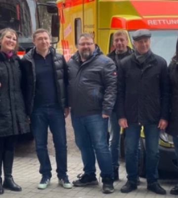 Пожежний автомобіль та «швидка»: ювілейний гуманітарний конвой прибув із Німеччини на Львівщину (ФОТО)