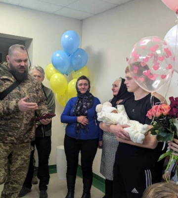 Дружині Героя з Волині на виписці з пологового вручили посмертну нагороду чоловіка
