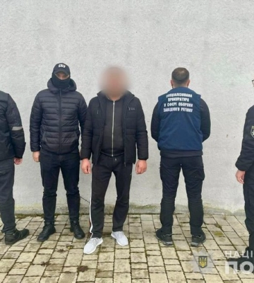 На Закарпатті організатору каналу переправлення осіб повідомили про підозру