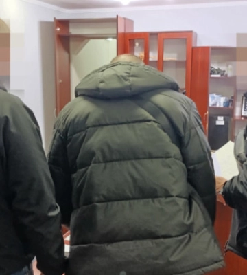 Вимагання “відкату”: посадовця поліції на Волині затримали на хабарі
