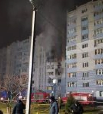 У Глевасі на Київщині дрон влучив в багатоповерхівку – один загиблий