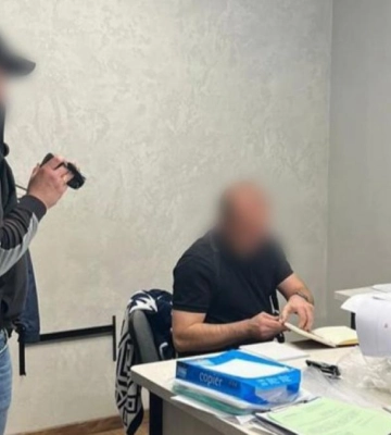 Кіберполіцейські Дніпра викрили посадовця у розтраті державного майна