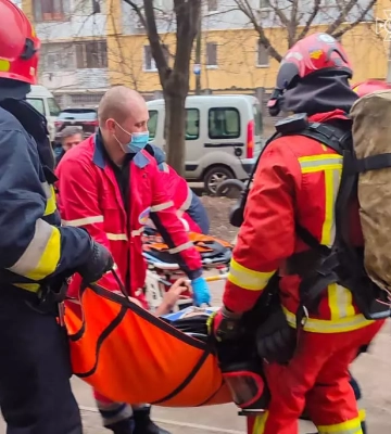 У Вінниці пожежні врятували із задимленої квартири двох постраждалих чоловіків, - ДСНС