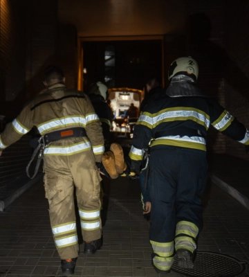 У Києві під час ліквідації пожежі у занедбаній будівлі знайдено тіло людини, - ДСНС