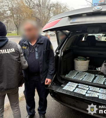 Одесита підозрюють в отриманні 8000 доларів за вплив на лікарів