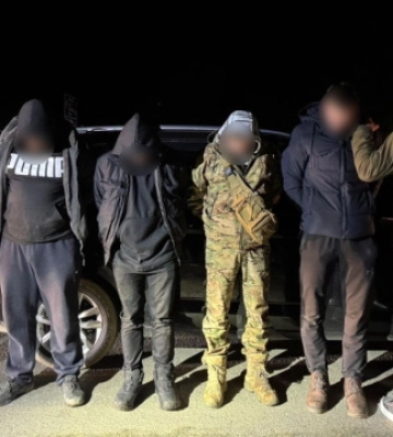 На Буковині прикордонники з пострілами затримали трьох ухилянтів