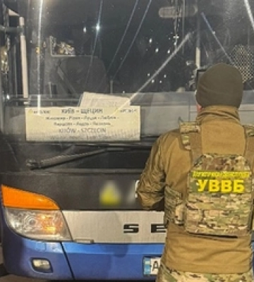Лучанин організував виїзд ухилянтів за кордон в рейсових автобусах 
