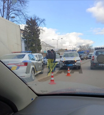 У Сумах водійка Volkswagen Tiguan врізалась у Daewoo Lanos