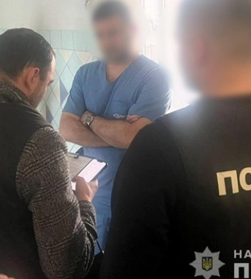На Хмельниччині лікар вимагав гроші за надання дитині статусу інваліда