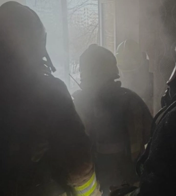 Під час пожежі на Північному врятували чоловіка