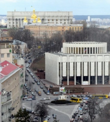 У Києві на перетині Хрещатика та Європейської площі тимчасово обмежать рух транспорту