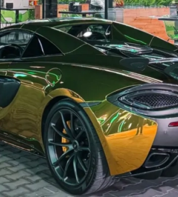 6 млн грн приїхали за хот-догом: у Львові засвітився суперкар McLaren, тут – 570 "конячок"