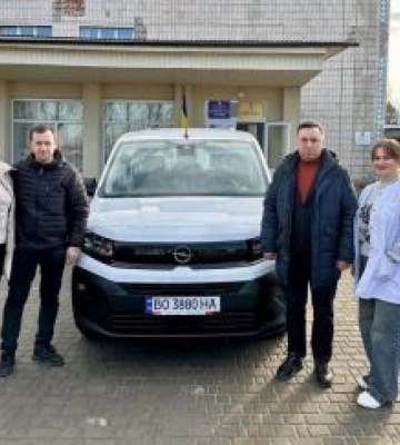 Товстенська громада отримала спеціально обладнаний автомобіль для маломобільних осіб