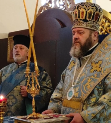 Синод ПЦУ оголосив догану митрополиту Луцькому через зображення бізнесменів у храмі
