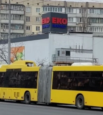 Сьогодні у Києві змінено маршрути трьох автобусів: схеми руху