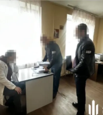 Продавали наркотики через спеціальну аптеку. ДБР скерувало до суду справу щодо злочинної мережі