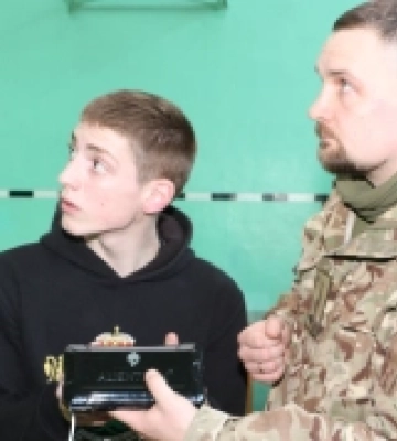 У Білгороді-Дністровському морські прикордонники навчали дітей тактичній медицині та керуванню дронами