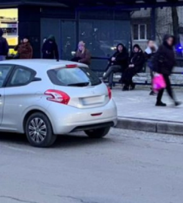 У Львові автомобіль збив 19-річного велосипедиста