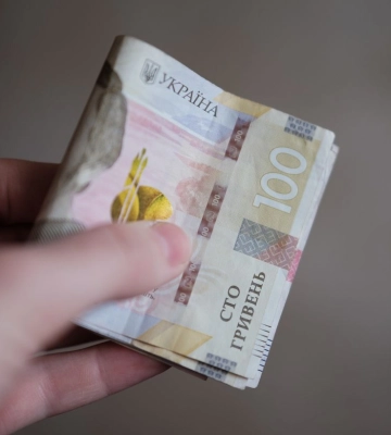 Мінімальна зарплата в Україні поки заморожена: коли чекати підвищення
