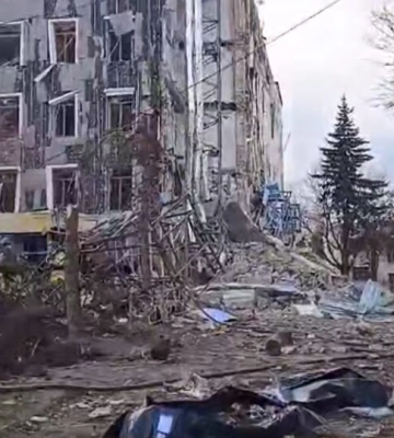 Удар по Изюму: частично разрушено здание городского совета, количество погибших возросло