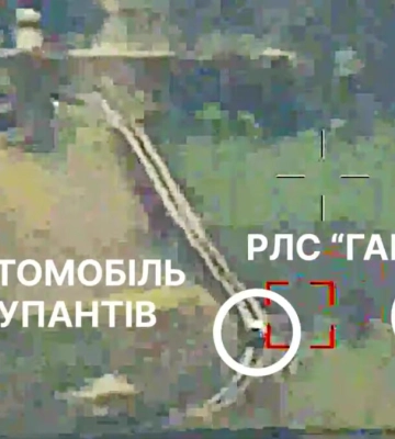 Разом з персоналом. У ГУР показали кадри знищення російської РЛС на ТОТ Запорізької області - відео