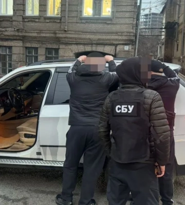 В Днепре адвокат за $12 тысяч предлагал помощь в уклонении от мобилизации