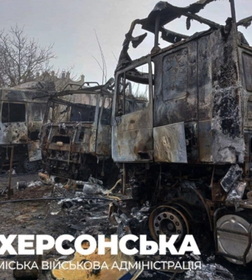 Троє поранених, пошкоджені будинки та господарські споруди: в Херсонській ОВА розповіли про наслідки обстрілів області 