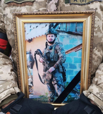 У Сумах попрощалися із захисником Владиславом Запорожцем