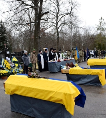Із п'ятьма військовими попрощалися у Кропивницькому