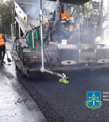 Переплатили за асфальтобетонну суміш: повідомлено про підозру посадовиці столичного комунального підприємства