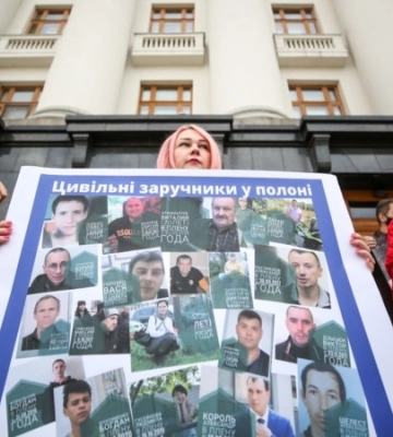 «Шанс на свободу». Правозахисники ініціювали кампанію зі звільнення всіх ув&#039;язнених Росією українців. Як це стосується Криму?