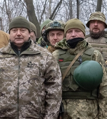 Волинянин Віталій Савчук нагороджений нагрудним знаком &quot;Золотий хрест&quot;