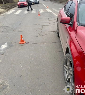 У Львові нетверезий чоловік на електросамокаті збив літню жінку