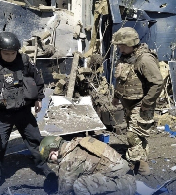 Військові РФ ударили дроном по Антонівці: постраждали 3 людей 