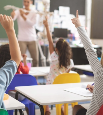 У двох школах Франківська запровадили дистанційне навчання через ГРВІ